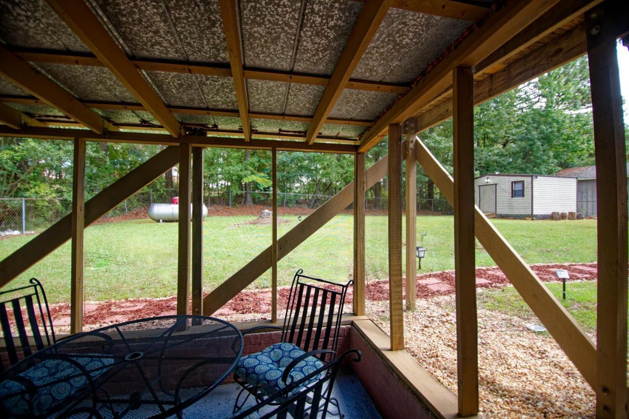 Pine Forest Zen Cottage - 10 Min To Fort Bragg فاييتفيل، كارولاينا الشمالية المظهر الخارجي الصورة