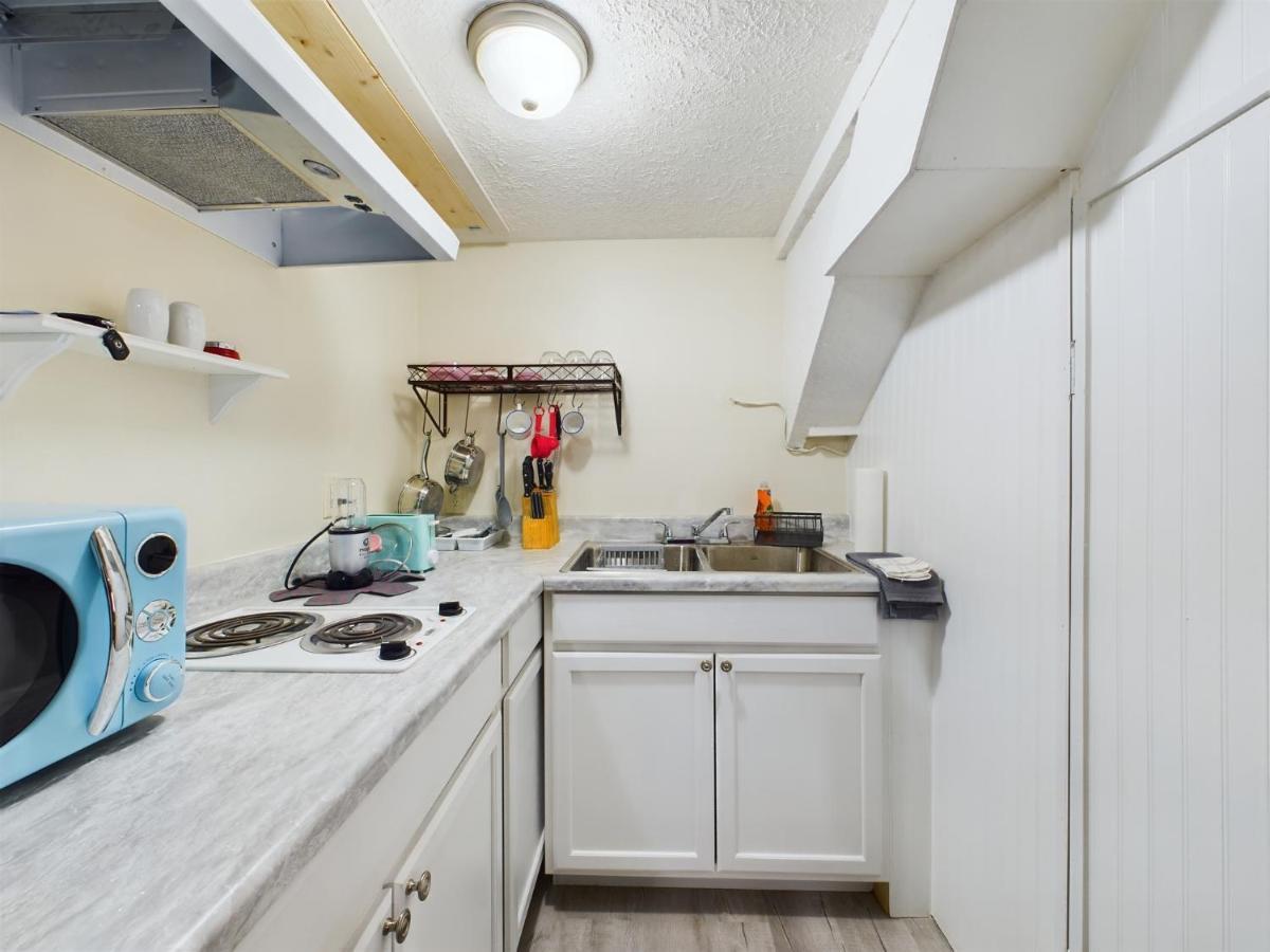 Pine Forest Zen Cottage - 10 Min To Fort Bragg فاييتفيل، كارولاينا الشمالية المظهر الخارجي الصورة