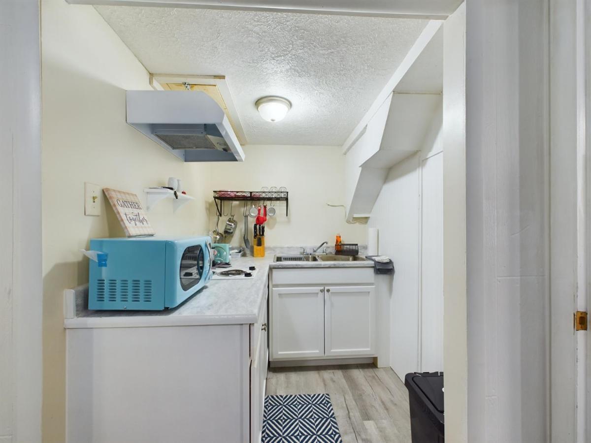 Pine Forest Zen Cottage - 10 Min To Fort Bragg فاييتفيل، كارولاينا الشمالية المظهر الخارجي الصورة